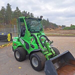 Avant-640-vaeikelaadur-kompaktlaadur-hoovilaadur-kabiiniga-laadur-laadur-kahe-soidukiirusega-heas-korras-laadur-1