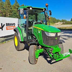 John-Deere-3039-R-traktor-vaeiketraktor-kabiiniga-traktor-Bravo-Rent-OUE-Bravo-Tehnika-OUE-2